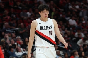 媒體人：大方承認(rèn)小楊與凱斯勒&弩機(jī)差距 這也是新秀必須交的學(xué)費(fèi)