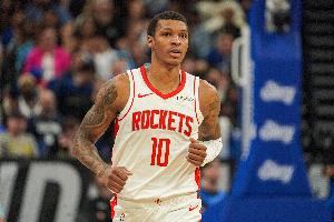 火力充足！小史密斯半場11中5拿下16分4板 首節(jié)獨得11分