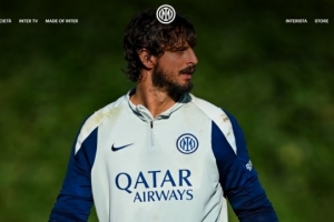 國米官方：迪詹納羅右手腕骨折，將在未來幾天內(nèi)將接受手術(shù)治療