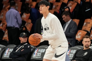 媒體人：中國賽不讓小曾上已經(jīng)算“侮辱”了 回來好好練提升實力