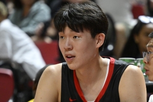 媒體人：楊瀚森今天或是更趨于常態(tài)的發(fā)揮 常規(guī)賽對體能考驗更大