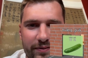 減肥不能只認蔬菜吧？肉蛋奶也得安排下 東契奇趣味中文挑戰(zhàn)