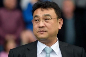 英媒：謝周三拖欠稅務(wù)海關(guān)總署約100萬鎊，即將被遞交清盤申請(qǐng)