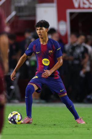 世體：對陣赫羅納，德羅、科亨、托倫茨等小將預(yù)計入選巴薩大名單