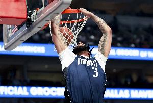 主場(chǎng)戰(zhàn)馬刺！濃眉：揭幕戰(zhàn)前我們會(huì)看錄像 找到可以改進(jìn)的地方