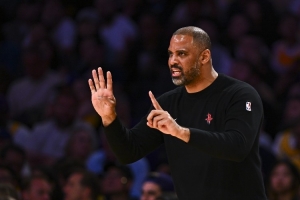 火箭季前賽提速&底角三分效果初顯 但烏度卡對防守表現(xiàn)并不滿意