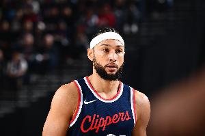 威少簽約國(guó)王！美媒發(fā)問：現(xiàn)在誰會(huì)簽下本-西蒙斯呢？