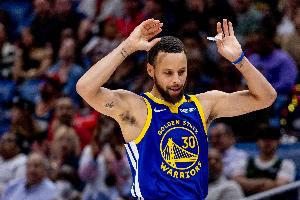 期待常規(guī)賽！庫(kù)里僅戰(zhàn)3節(jié)15次出手13次罰球拿下全場(chǎng)最高28分！