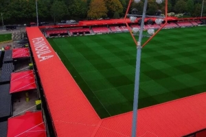 太陽報：英乙球隊索爾福德城對主場進行重大改造，增加球迷區(qū)頂棚