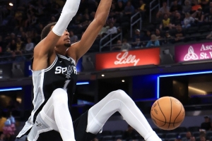 尚帕尼談文班身高：我和所有人說他7尺5 他好像又長(zhǎng)高了一些