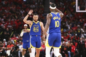 希爾德：庫(kù)里吸引了太多防守端的注意力 巴特勒很謙遜&訓(xùn)練努力