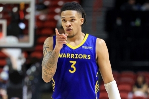 科爾：理查德知道如何打球&防守積極且能進三分 常規(guī)賽會給他時間