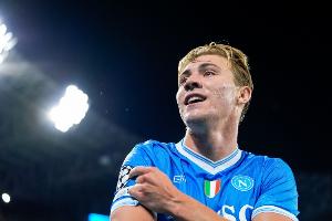 人挪活！霍伊倫本月各項賽事打進6球，與哈蘭德并列五大聯(lián)賽最多