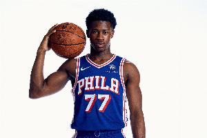 麥凱恩：埃奇庫姆運(yùn)動(dòng)能力不可思議 他能快速領(lǐng)會(huì)教練意圖并執(zhí)行