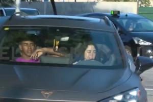 剛滿18還在學駕照！女友今日開車送亞馬爾去巴薩訓練