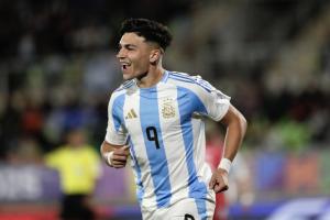 德天空：勒沃庫森愿意冬窗外租19歲前鋒薩爾科，球員世青賽6場4球