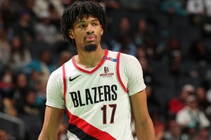 外線還沒開！夏普首節(jié)出戰(zhàn)7分鐘 5中2&三分3中0拿到6分1助