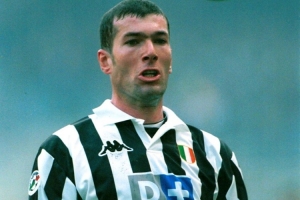 尤文舊將談齊達(dá)內(nèi)：第一次訓(xùn)練就讓我們感慨他是從哪個(gè)星球來的