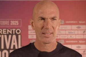 齊達(dá)內(nèi)評完美球員：自己的左右腳和視野、頭球，C羅/大羅進(jìn)球能力