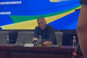 巴特爾：楊瀚森在不斷提高不斷適應(yīng) 我20歲的時(shí)候比他差遠(yuǎn)了