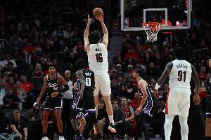 媒體人：楊瀚森適應(yīng)NBA三分線的速度比想象快 若場均1三分就很棒