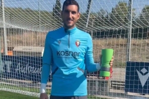 官方：奧薩蘇納門將埃雷拉對黃潛撲救當(dāng)選西甲9月最佳撲救