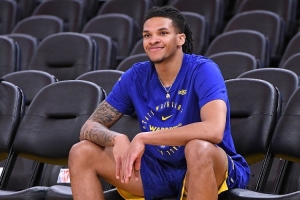 場(chǎng)上作用不小！56號(hào)秀理查德7中4貢獻(xiàn)13分6板2助1斷