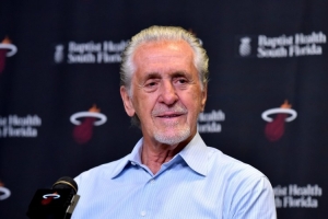 楊毅：萊利認(rèn)為除了超級巨星都是普通球員 他把熱火打造成斗獸場