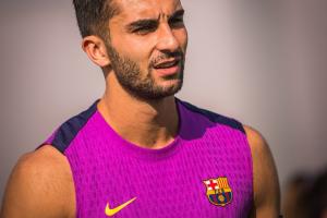 再傷一人！巴薩官方：費(fèi)蘭因左腿肌肉不適，缺席對陣赫羅納的比賽