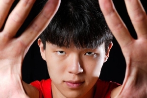 鍵盤(pán)俠|風(fēng)評(píng)逆轉(zhuǎn)之快驚呆美網(wǎng)友！楊瀚森身上有聯(lián)盟第一人的影子