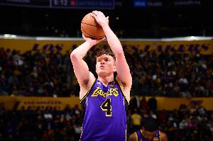 拉胯！克內(nèi)克特季前賽至今場均9.4分 三分合計31中7&命中率22.6％