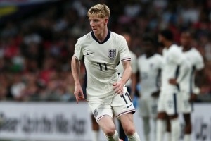 伯恩：戈登對我們在更衣室里放美國歌曲不滿意，他說不是好兆頭