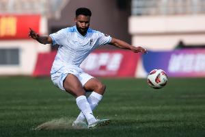 博主：大連英博周日為羅伯森舉辦退役儀式，他18日抵達(dá)大連