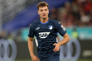 德天空：巴薩關注霍芬海姆23歲前鋒阿斯拉尼，本賽季6場4球1助