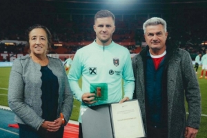 官方：萊比錫中場鮑姆加特納助力烏干達(dá)教育慈善，獲公平競賽獎