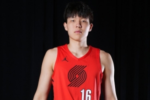 媒體人：比盧普斯把瀚森當空間型內(nèi)線用 小楊訓練中的3分應該穩(wěn)定