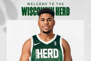 籃網(wǎng)正式簽下后衛(wèi)馬拉奇-史密斯！裁掉特里-羅伯茨與特雷-斯科特