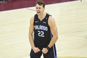 主力輸出！小瓦格納半場9中5貢獻全隊最高15分 外加1板2助1斷