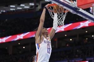 三分絕殺比賽！吉昂12中6拿下17分4板1助1斷1帽 末節(jié)13分導逆轉