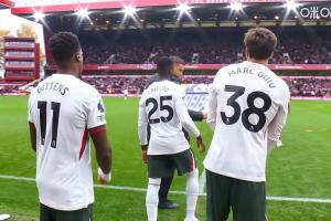 切爾西半場(chǎng)連換3人！凱塞多、吉滕斯、吉烏替補(bǔ)登場(chǎng)