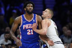 恩……恩基奇？恩比德復(fù)出首秀半場9分5板7助3斷填滿數(shù)據(jù)欄