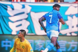 185次傳球和134次成功傳球，是新鵬城中超贏球場(chǎng)次中最少