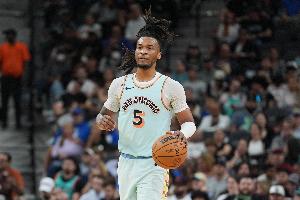 組織亮眼！卡斯?fàn)?5分鐘9投5中砍下16分9助攻 僅1次失誤