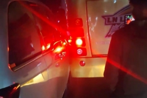 小意外！媒體人：遼寧男籃參加丹東熱身賽 大巴與小車發(fā)生剮蹭