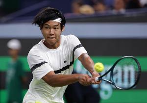 ATP挑戰(zhàn)賽深圳站半決賽：周意2-1逆轉(zhuǎn)崔杰，晉級(jí)決賽