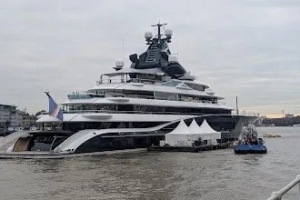 身價(jià)110億鎊！太陽(yáng)報(bào)：富勒姆老板3.4億鎊游艇被發(fā)現(xiàn)停在泰晤士河