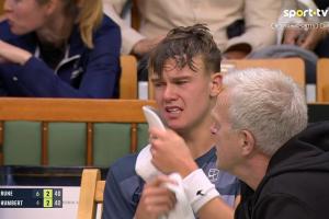 22歲遭重傷！世界第11魯內(nèi)領(lǐng)先時(shí)退賽，哭著說(shuō)聽(tīng)到跟腱斷裂的聲音