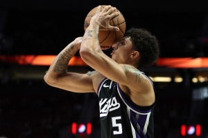 身手全面！24號秀克利福德12中5拿下13分5板7助1斷