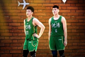 媒體人：黃秋實(shí)和張峻豪將在下周一飛赴西班牙參加歐洲青訓(xùn)聯(lián)賽