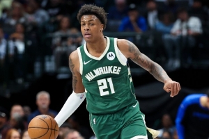 新賽季死錢繼續(xù)增加195萬！名記：雄鹿預(yù)計(jì)裁掉泰勒-史密斯